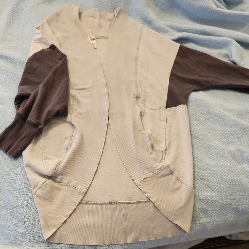 Te Verde Women's Grey Sweater
